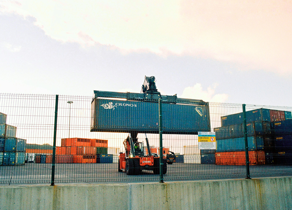 Move Smarter: Land Freight Made Easy and Flexible